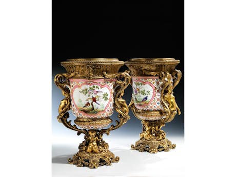 Paar montierte Sèvres-Porzellanvasen